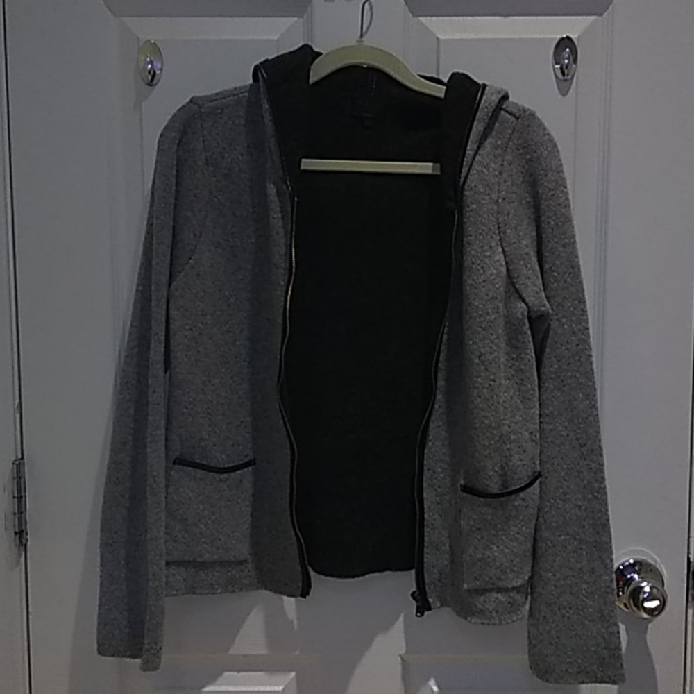 🍷 Gorgeous Italian Made "MARY" Hoddie 2 Pockets